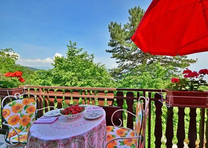 Comfy And Warm Ap With Balcony Surrounded With Beautiful Nature