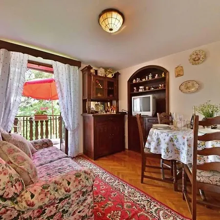 Apartman Comfy And Warm Ap With Balcony Surrounded With Beautiful Nature *