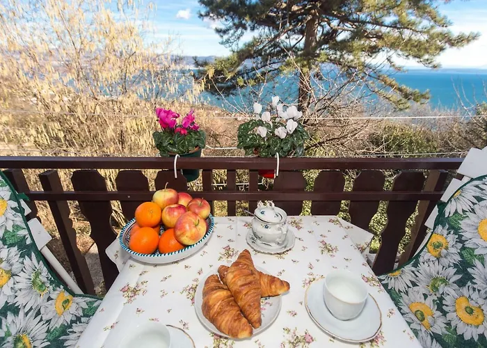 Apartment Comfy And Warm Ap With Balcony Surrounded With Beautiful Nature Lovran