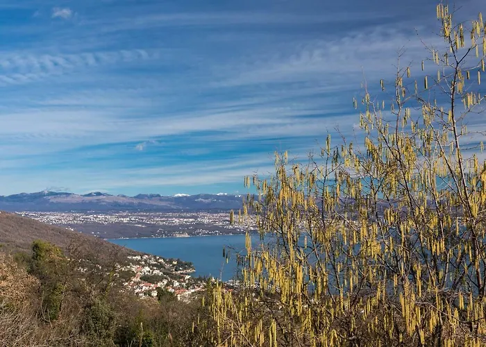 Διαμέρισμα Comfy And Warm Ap With Balcony Surrounded With Beautiful Nature Lovran